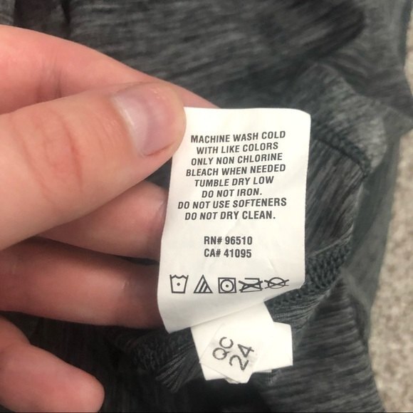 Under Armour HeatGear Grey Long Sleeve Workout Shirt Size Small - Picture 14 of 15